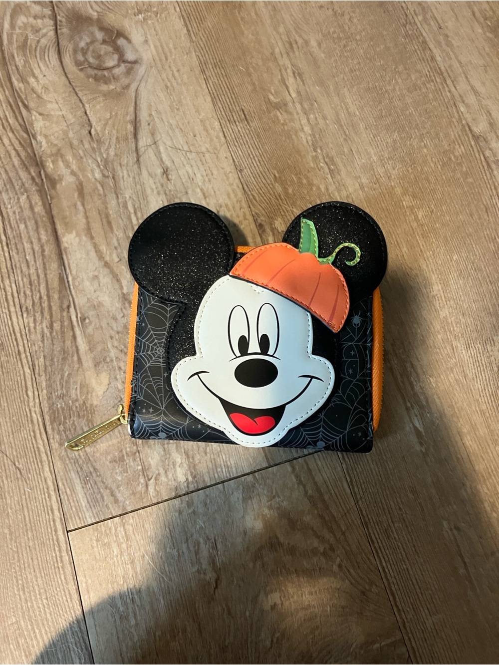 Mickey Halloween Loungefly wallet like new condition